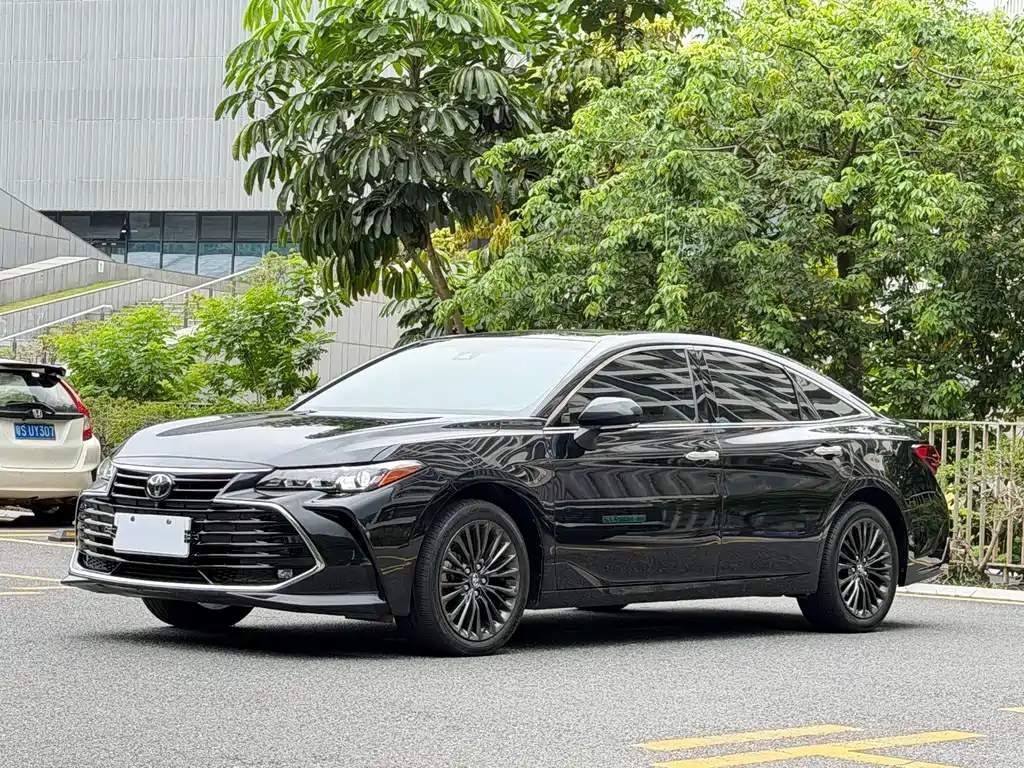 Toyota Avalon 2022 — фото 1