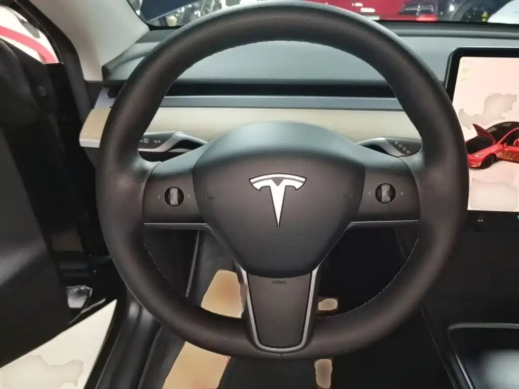Tesla Model Y 2022 — фото 11