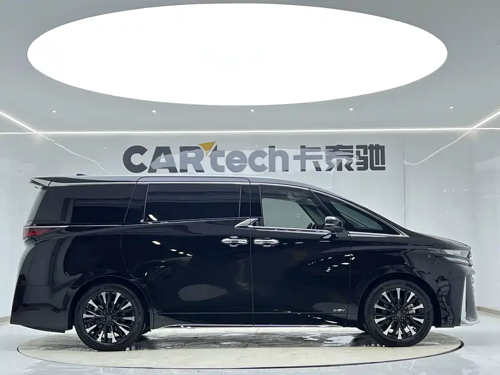 Toyota Vellfire 2024 — фото 8