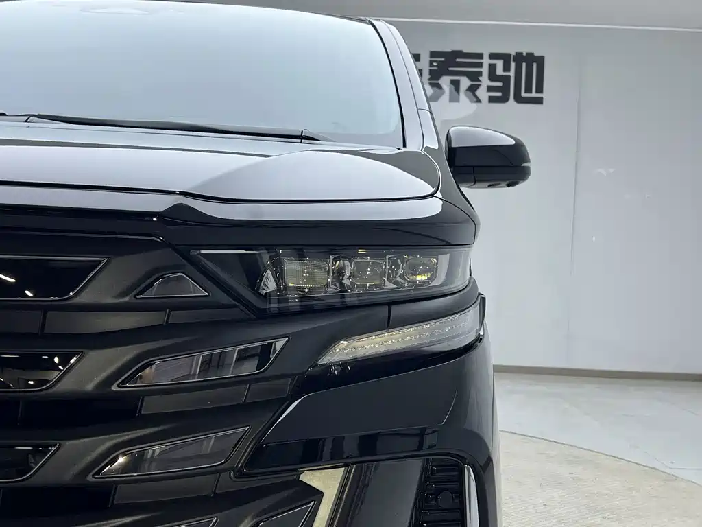 Toyota Vellfire 2024 — фото 10