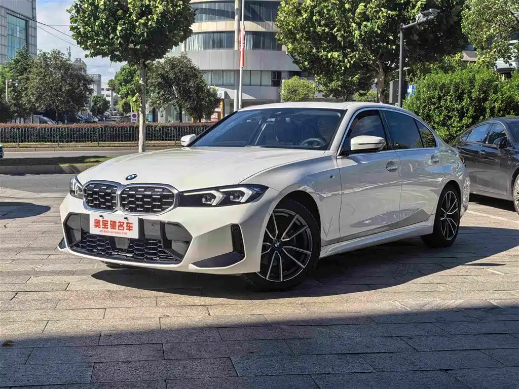 BMW 3 Series 2025 — фото 1