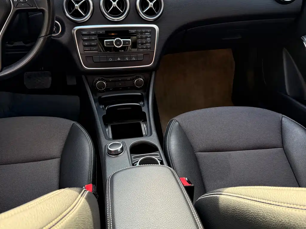 Mercedes-Benz A-Class 2015 — фото 10