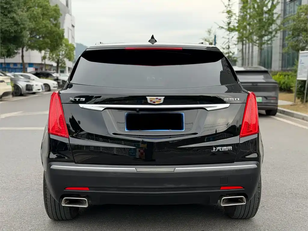 Cadillac XT5 2018 — фото 14