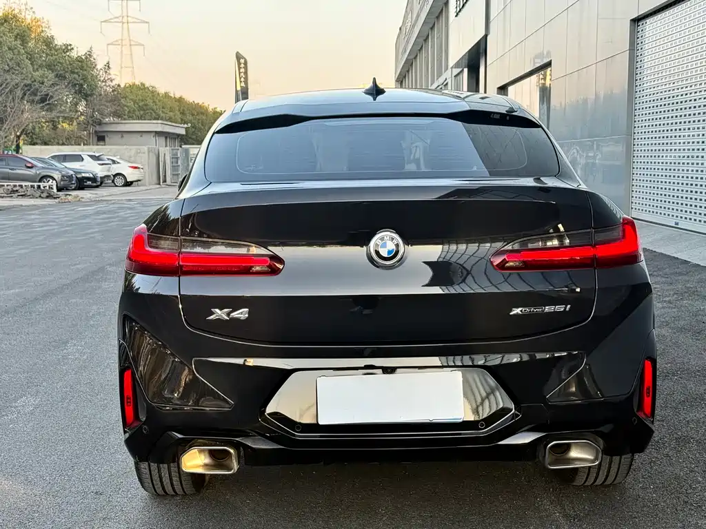 BMW X4 2022 — фото 16