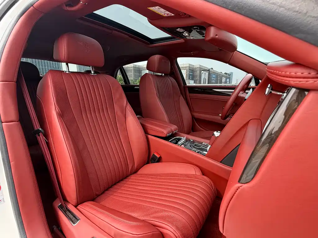 Bentley Flying Spur 2019 — фото 15