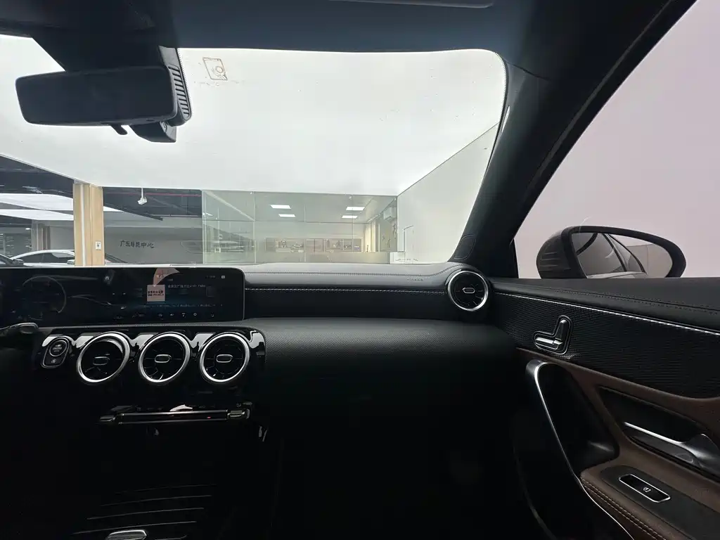 Mercedes-Benz A-Class 2019 — фото 18
