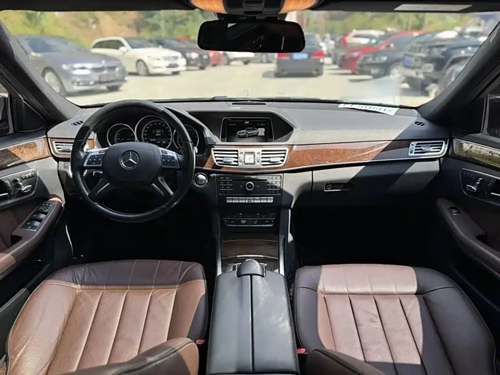 Mercedes-Benz E-Class 2015 — фото 15