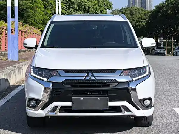 Mitsubishi Outlander 2021