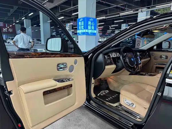 Rolls-Royce Ghost 2011