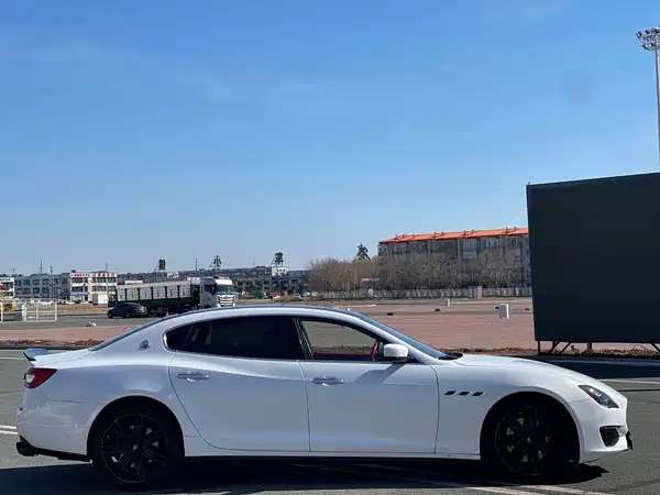 Maserati Quattroporte 2013