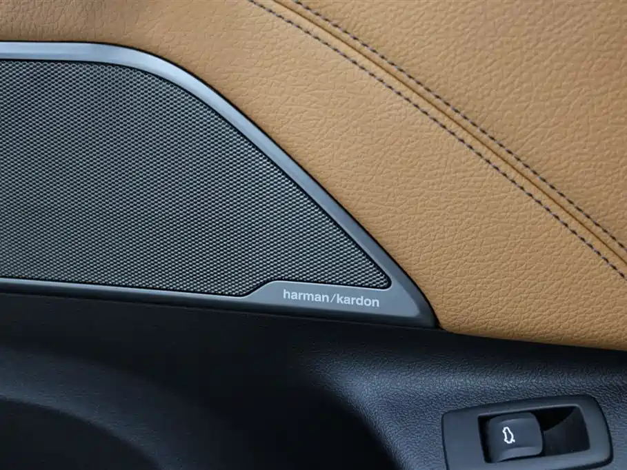 BMW 5 Series 2018 — фото 15