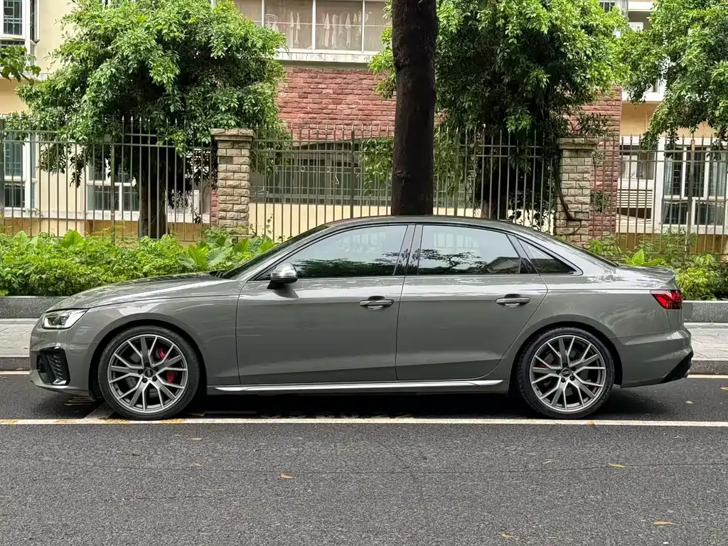 Audi S4 2024