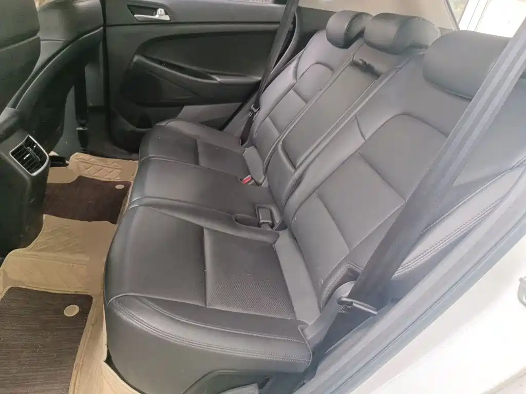 Hyundai Tucson 2016 — фото 18