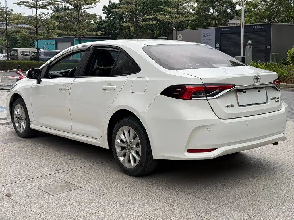 Toyota Corolla 2021 — фото 6