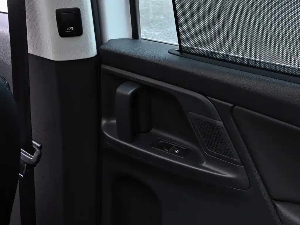 Volkswagen Sharan 2018 — фото 32