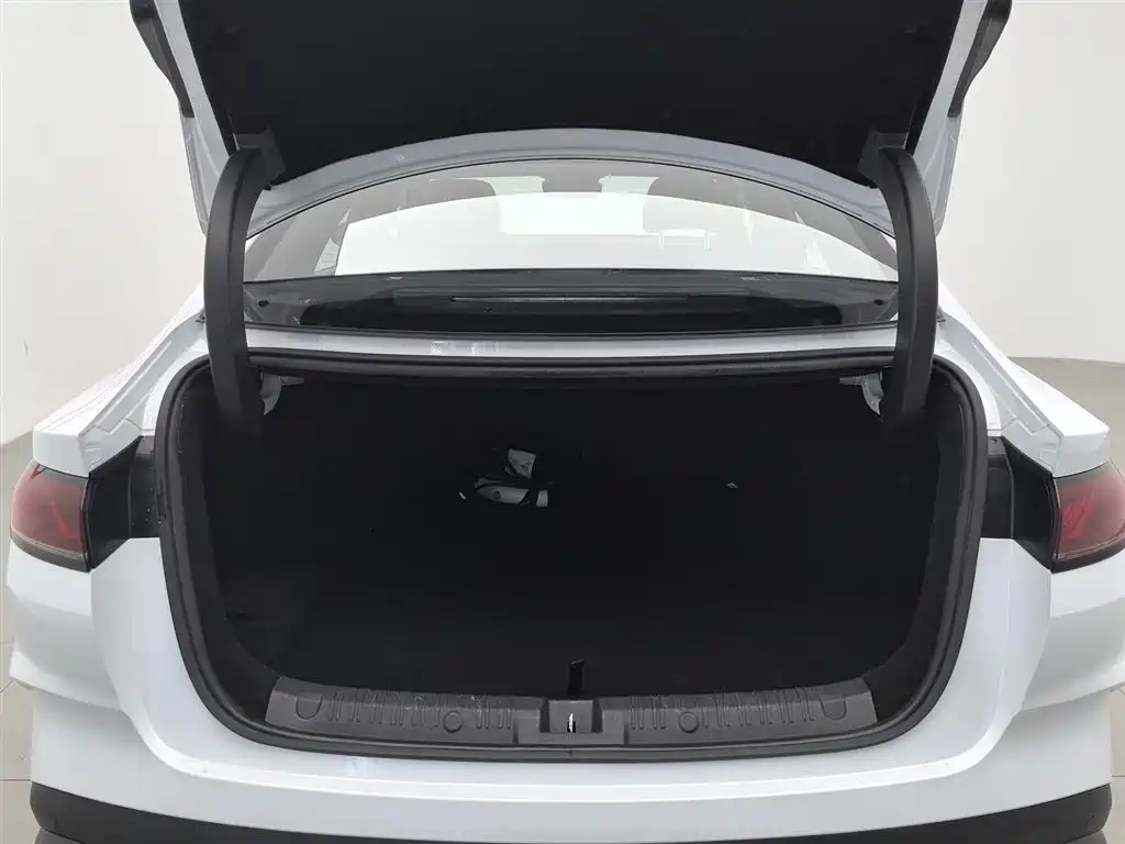BYD Qin L 2025 — фото 16