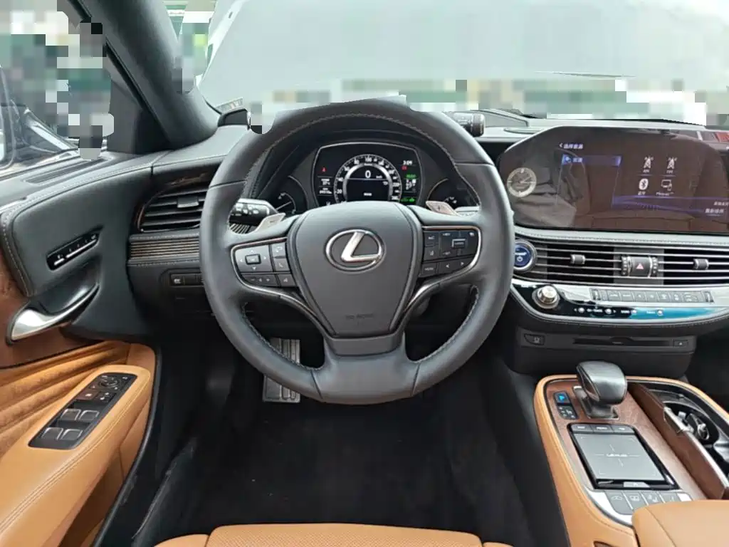 Lexus LS 2020 — фото 7