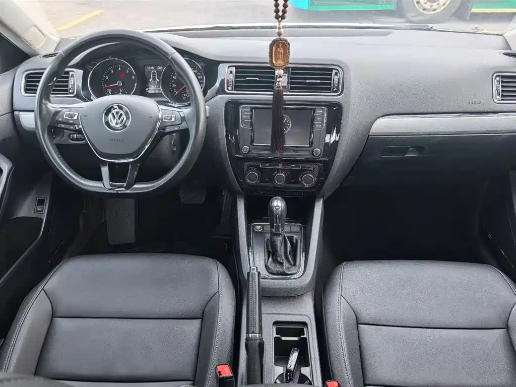 Volkswagen Sagitar 2019