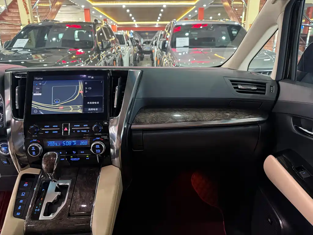 Toyota Vellfire 2021 — фото 8