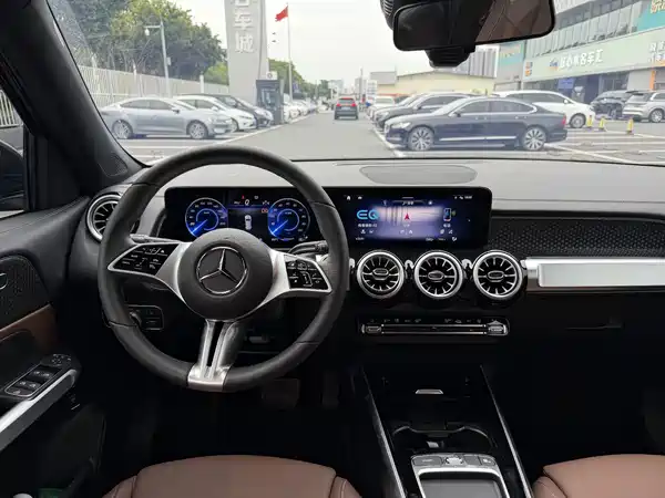 Mercedes-Benz EQB 2026