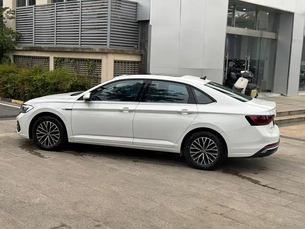 Volkswagen Sagitar 2024