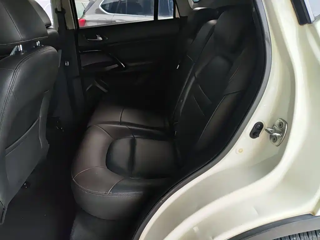 GAC Motor Trumpchi GS4 2015 — фото 11