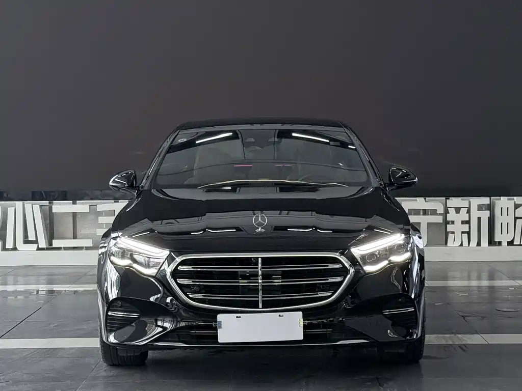 Mercedes-Benz E-Class 2025 — фото 2