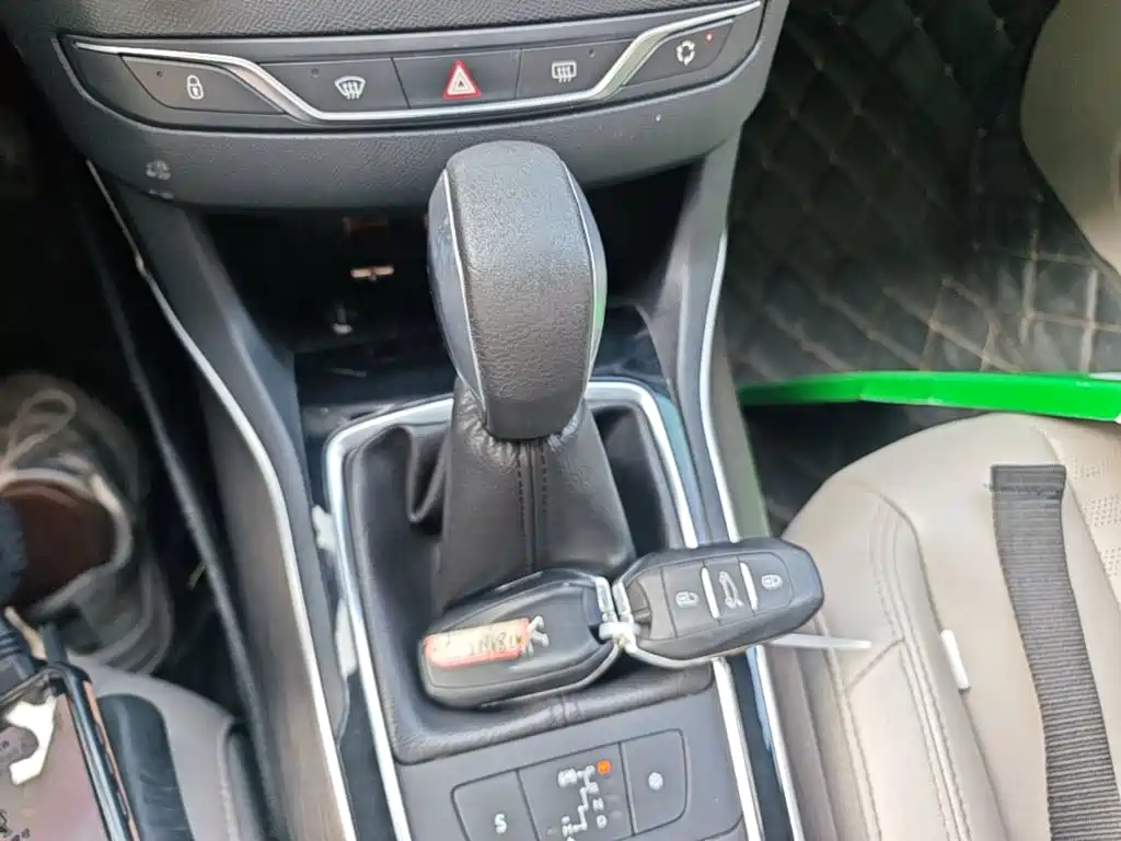 Peugeot 408 2014 — фото 14