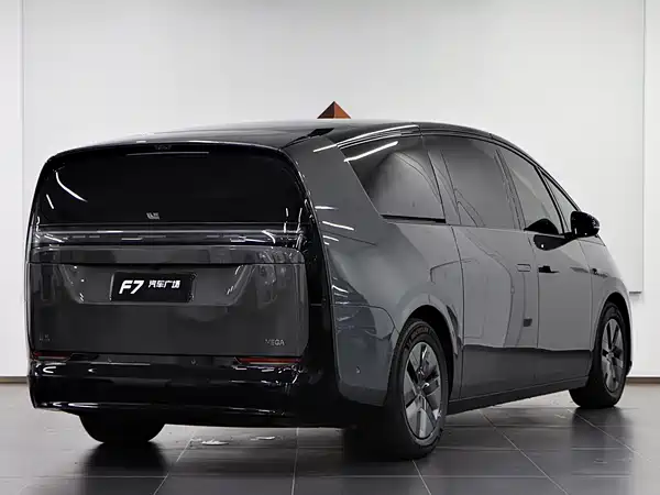 Li Auto MEGA 2025