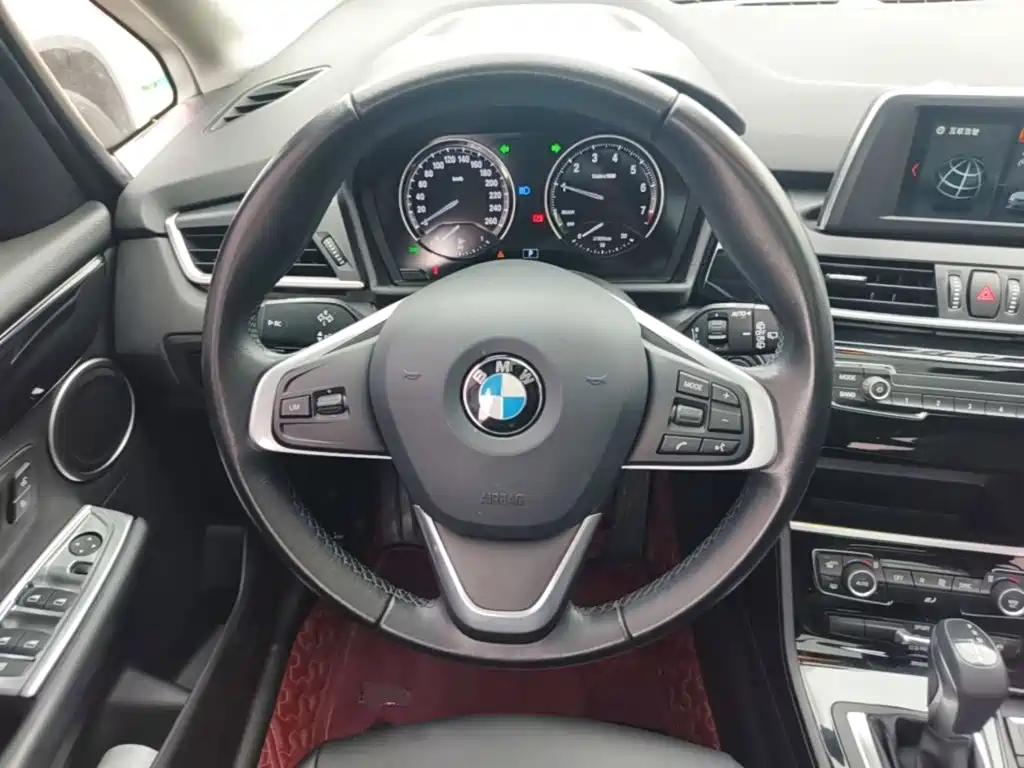 BMW 2 Series Station Wagon 2019 — фото 11