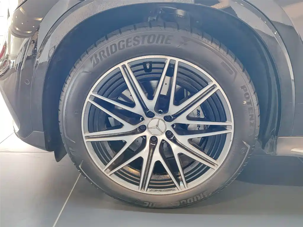 Mercedes-Benz GLC AMG 2025 — фото 11