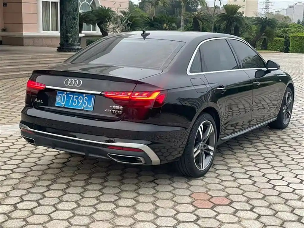 Audi A4L 2022 — фото 8