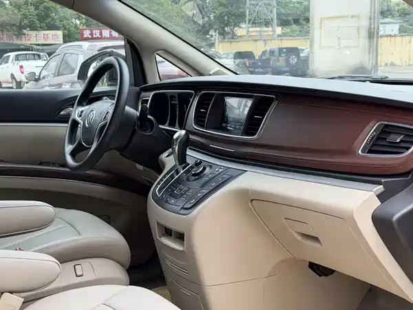 Buick GL8 2020