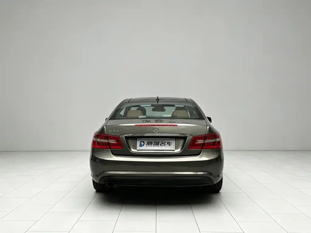 Mercedes-Benz E-Class 2013 — фото 10