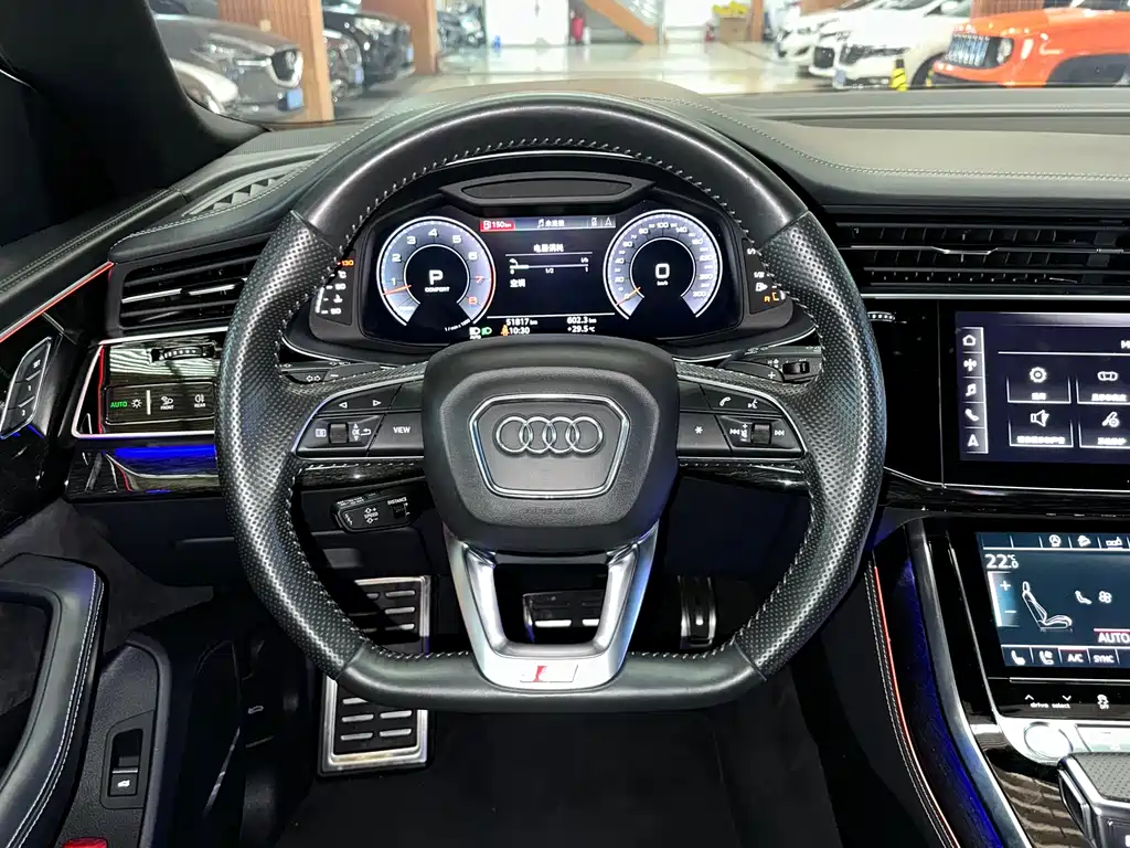Audi Q8 2020 — фото 10