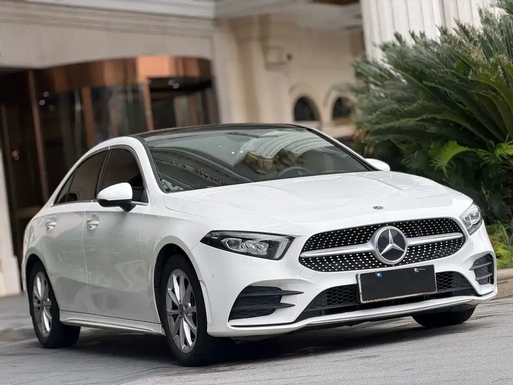 Mercedes-Benz A-Class 2022 — фото 3