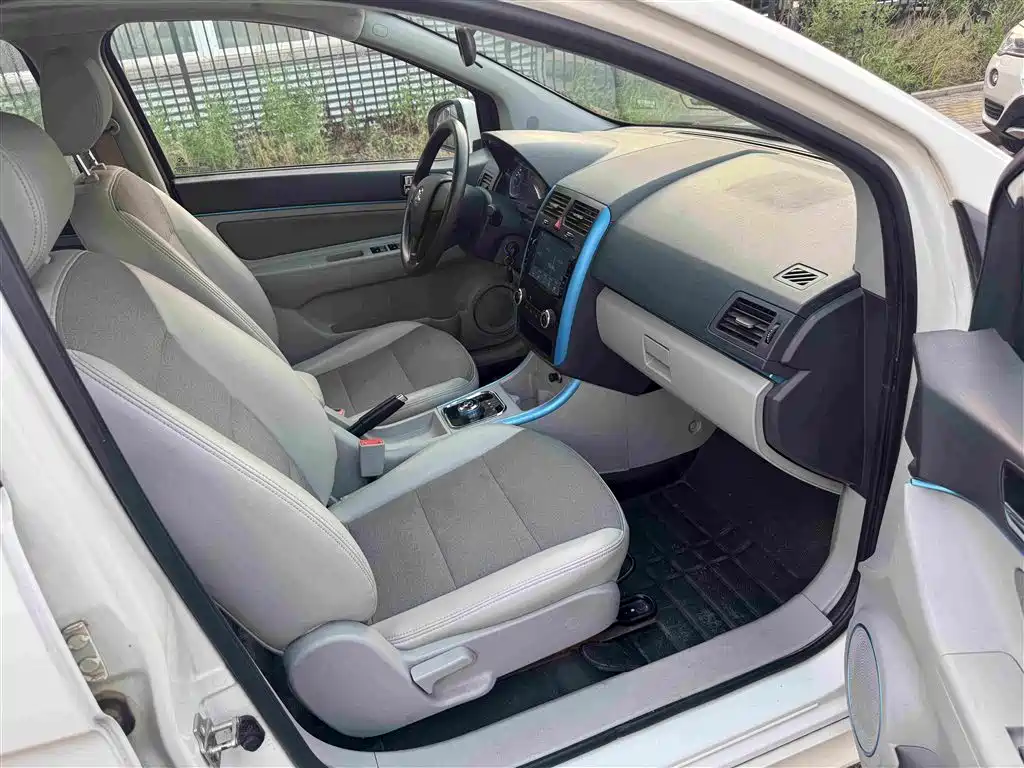 BAIC New Energy EV 2015 — фото 12