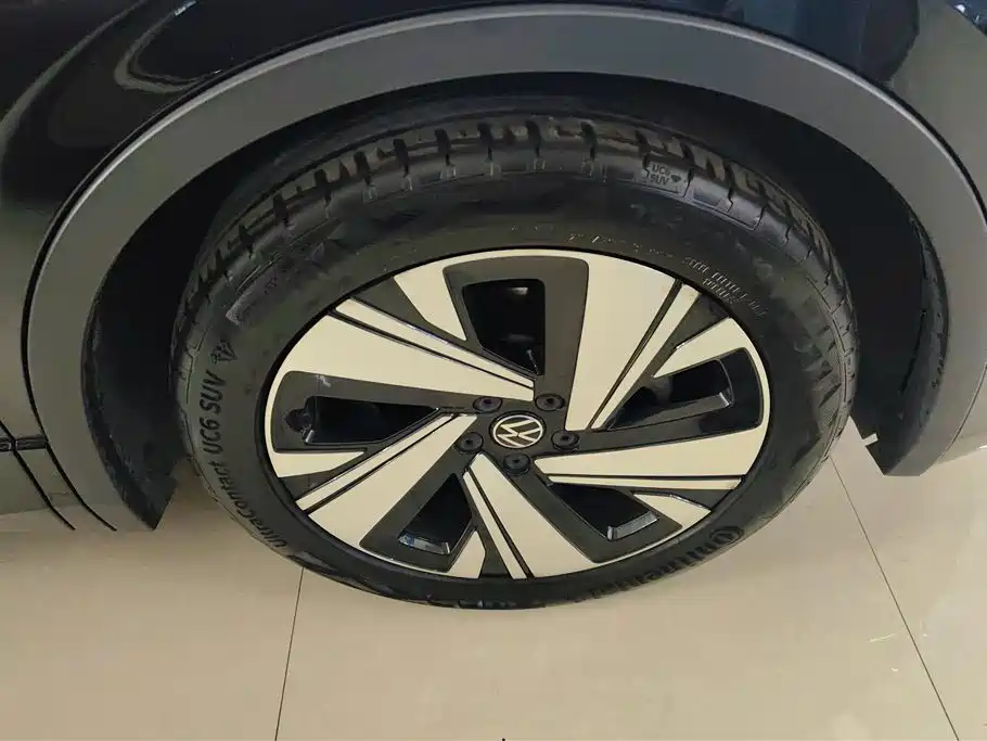 Volkswagen Tiguan L 2023 — фото 6