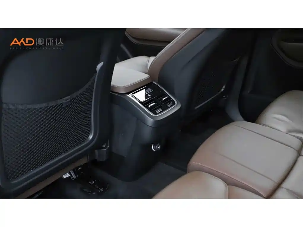 Volvo XC90 2019 — фото 10