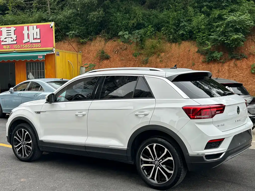 Volkswagen T-Roc 2023 — фото 6