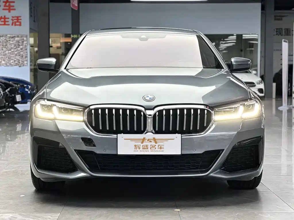 BMW 5 Series 2022 — фото 2