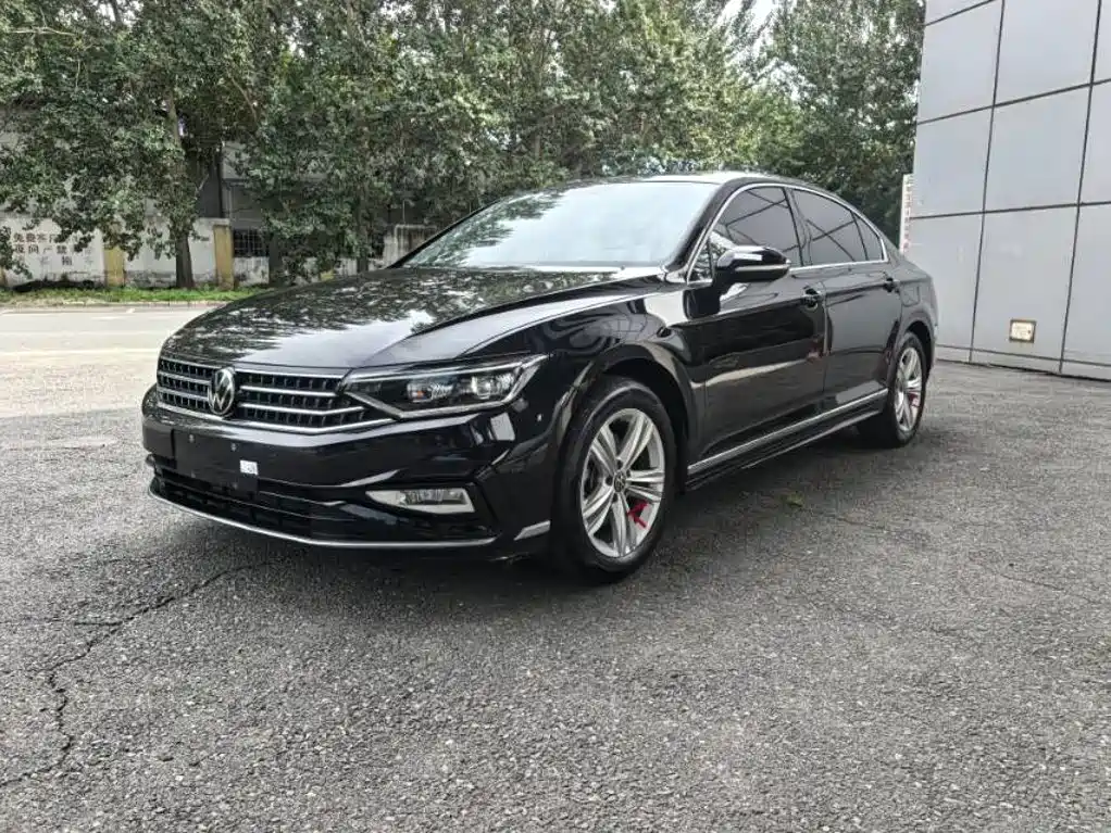 Volkswagen Magotan 2025