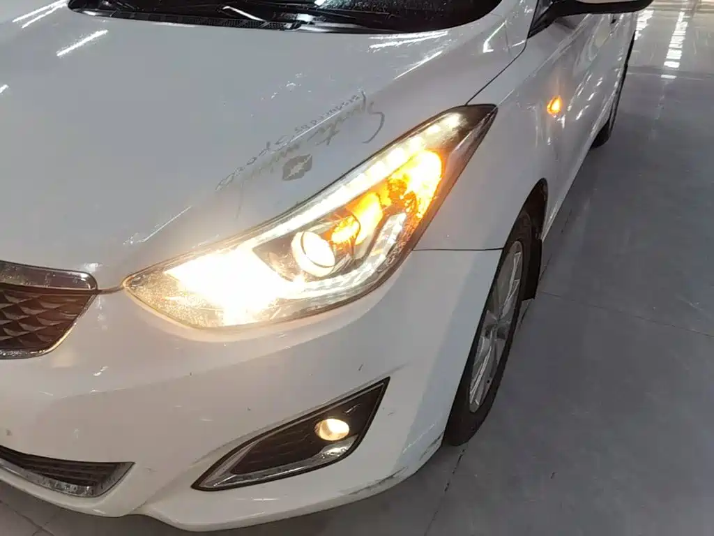 Hyundai Elantra Langdong 2016 — фото 24