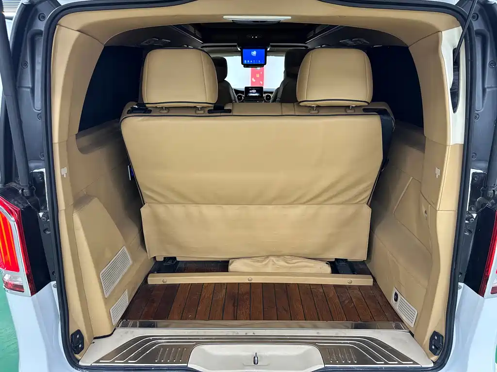 Mercedes-Benz V-Class 2019 — фото 35