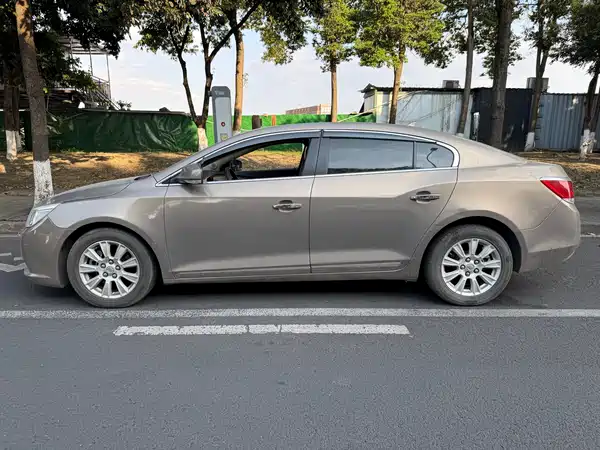 Buick LaCrosse 2012