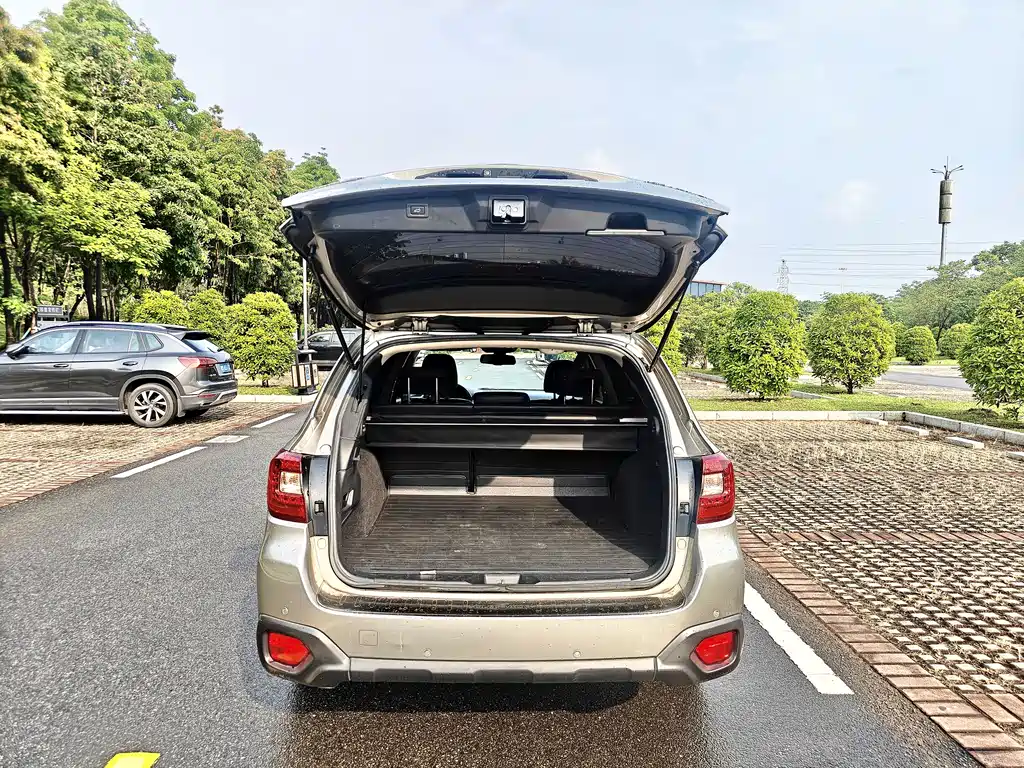 Subaru Outback 2016 — фото 9