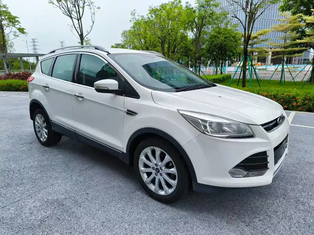 Ford Kuga 2014 — фото 3