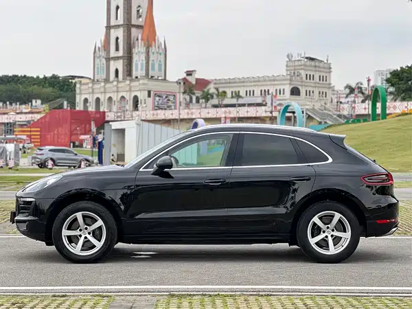 Porsche Macan 2014