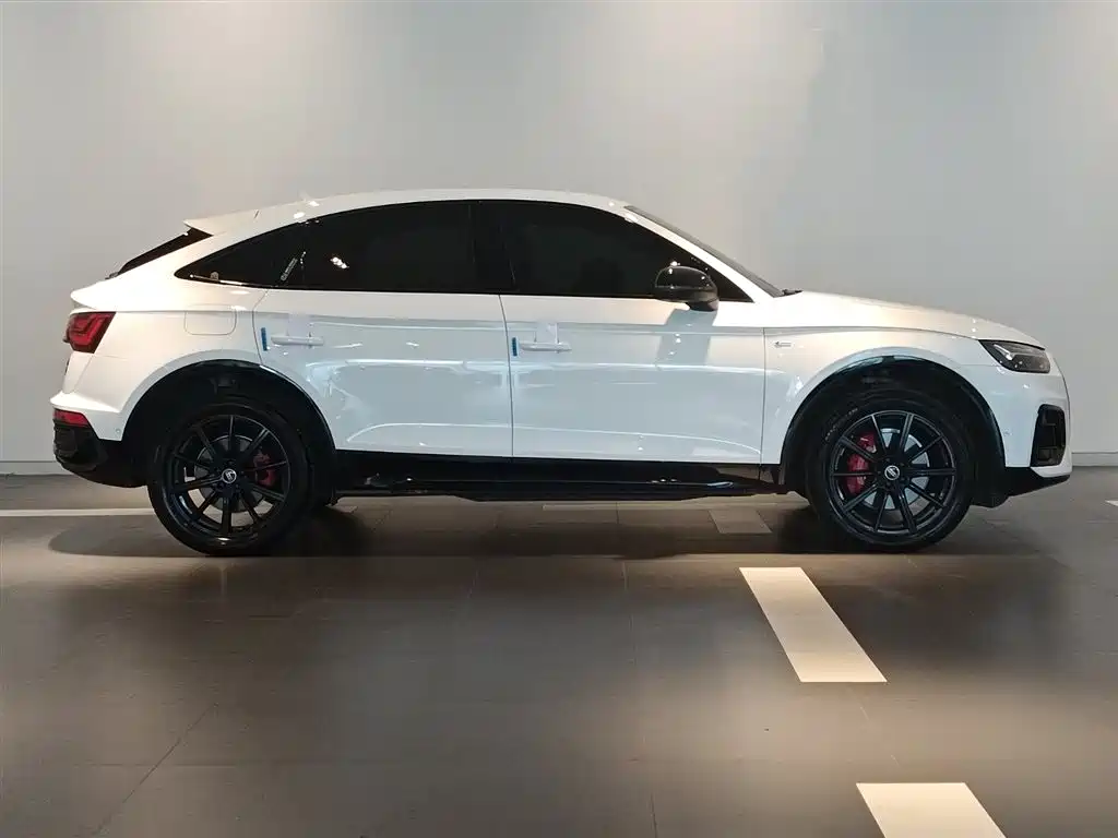 Audi Q5L Sportback 2023 — фото 3