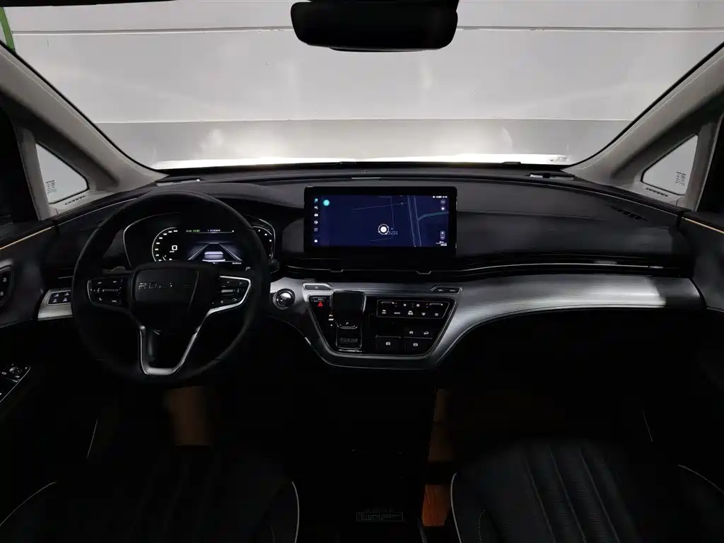 Roewe iMAX8 2021